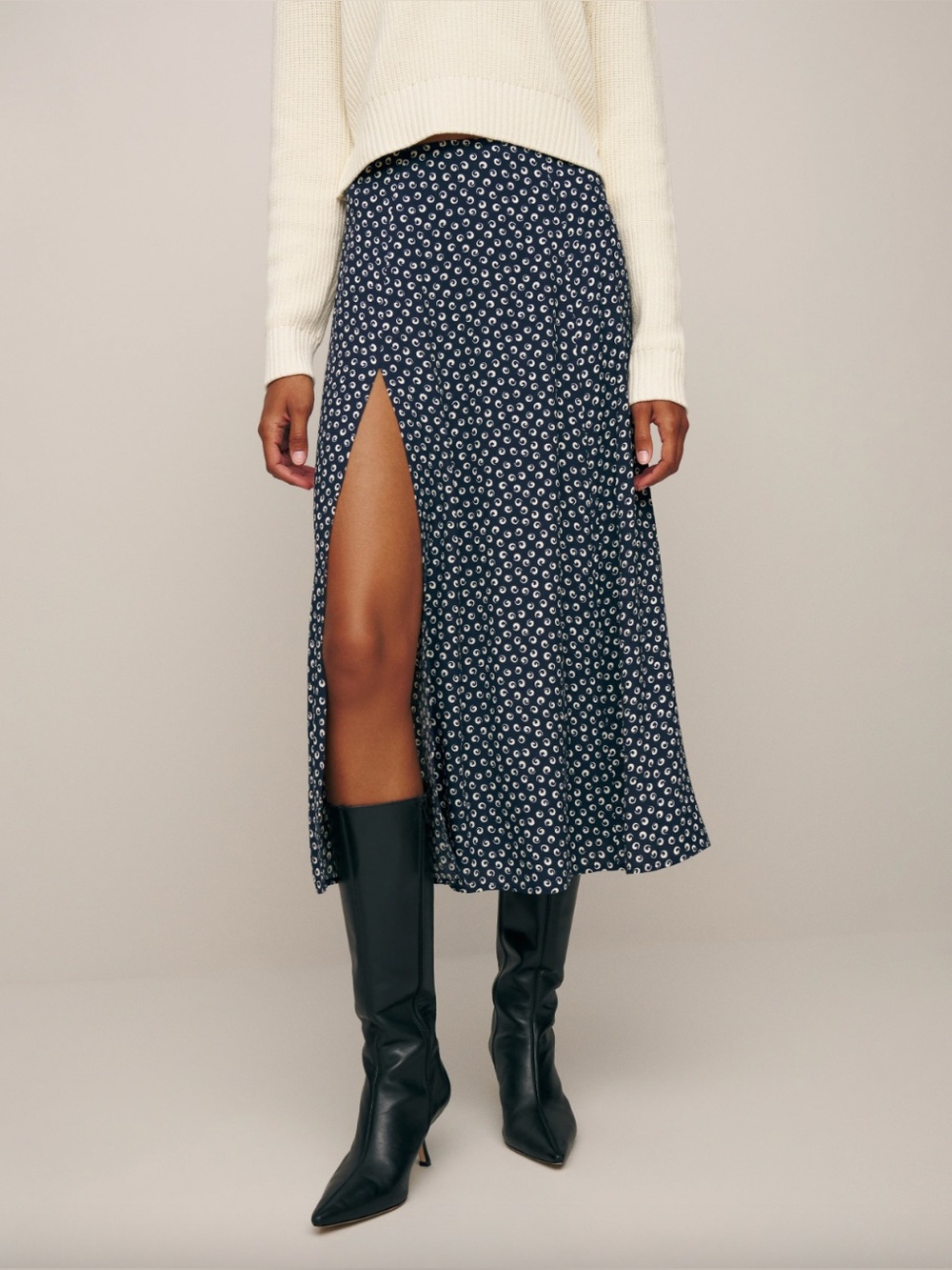 Reformation Like New Zoe Navy and White Floral Side-Slit Midi Skirt Size 2